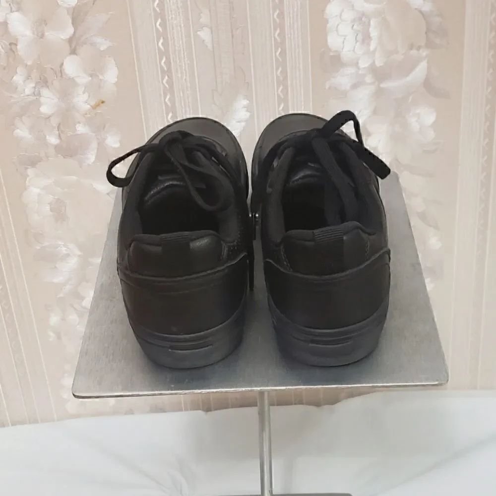 Levi's Sneakers - Picture 2 of 7